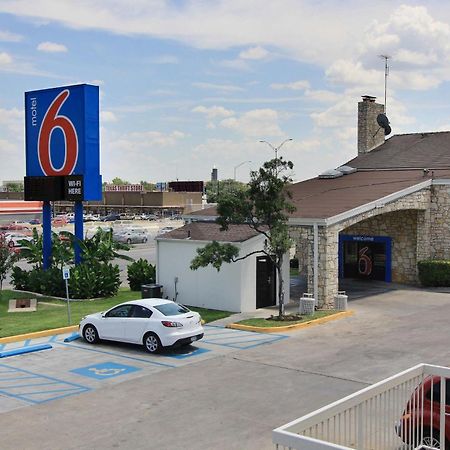 Motel 6 Austin, Tx - Central Downtown Ut Eksteriør bilde