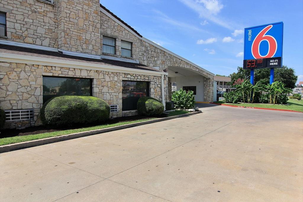 Motel 6 Austin, Tx - Central Downtown Ut Eksteriør bilde