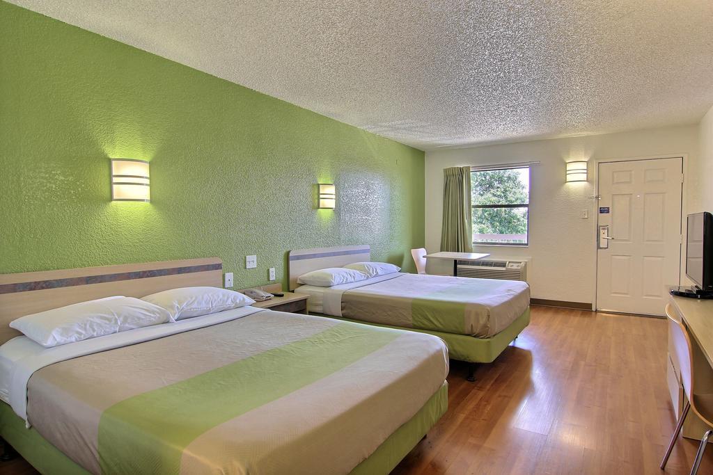 Motel 6 Austin, Tx - Central Downtown Ut Eksteriør bilde
