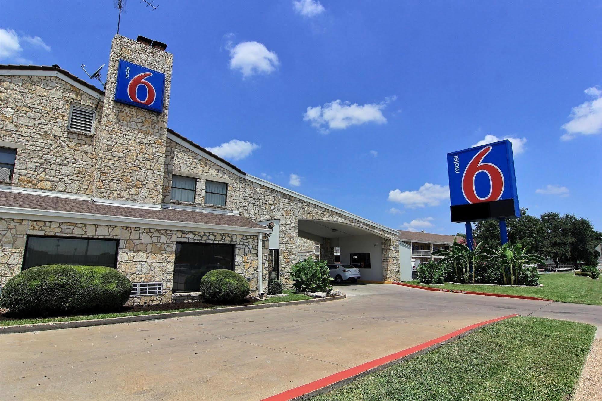 Motel 6 Austin, Tx - Central Downtown Ut Eksteriør bilde