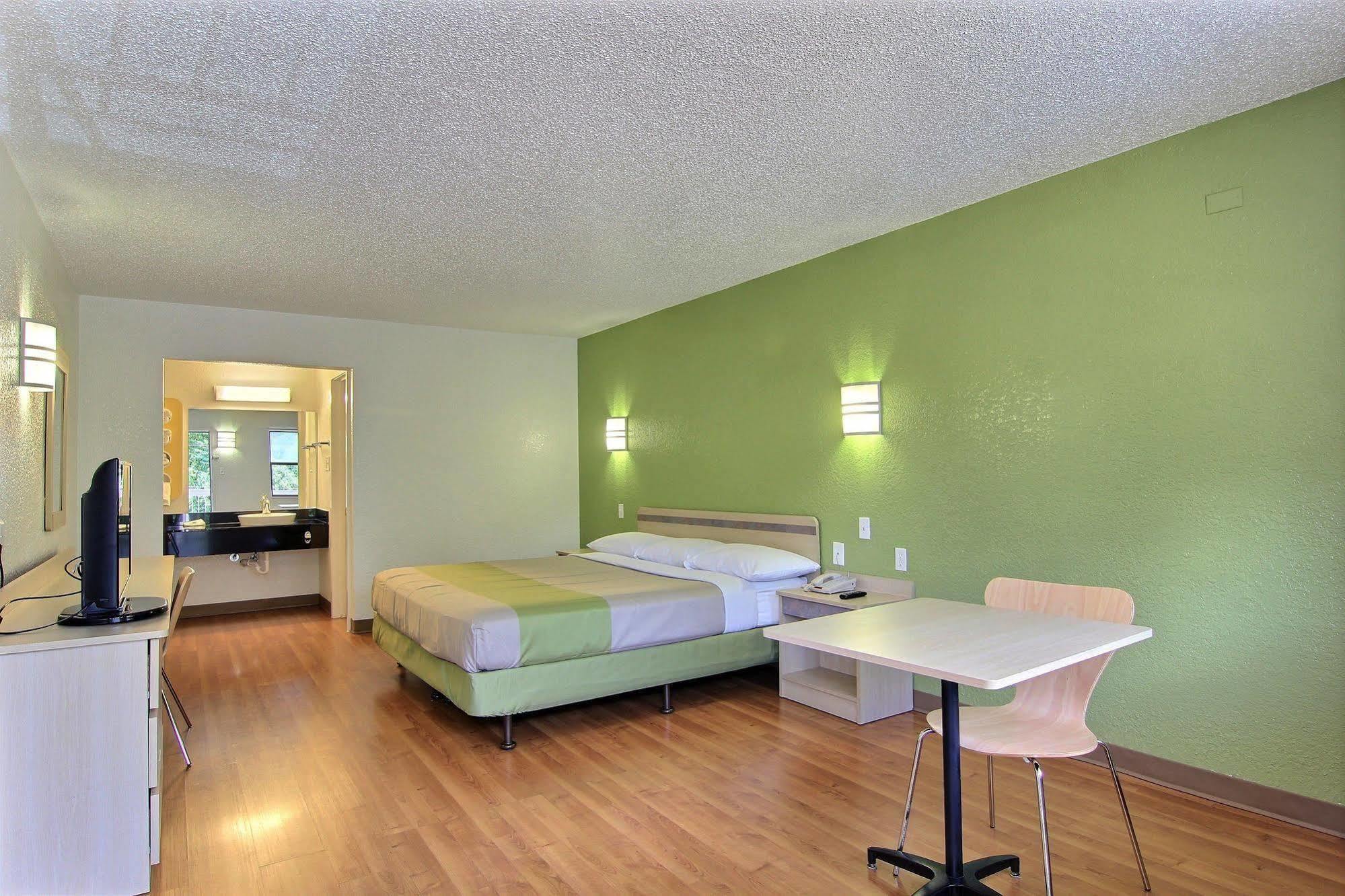 Motel 6 Austin, Tx - Central Downtown Ut Eksteriør bilde
