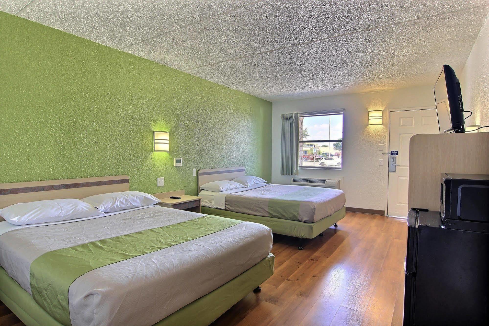 Motel 6 Austin, Tx - Central Downtown Ut Eksteriør bilde