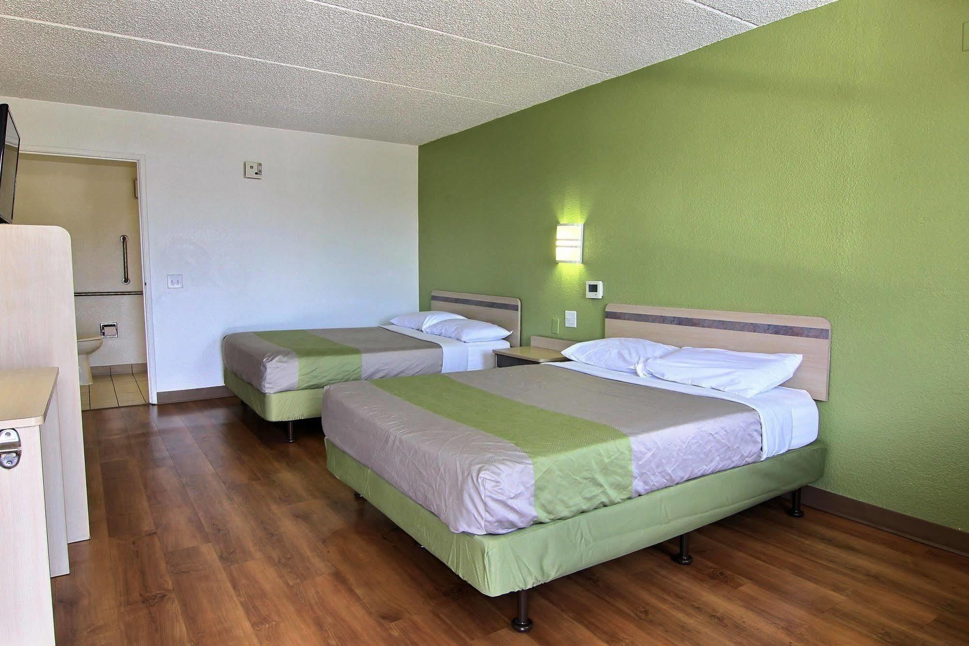 Motel 6 Austin, Tx - Central Downtown Ut Eksteriør bilde
