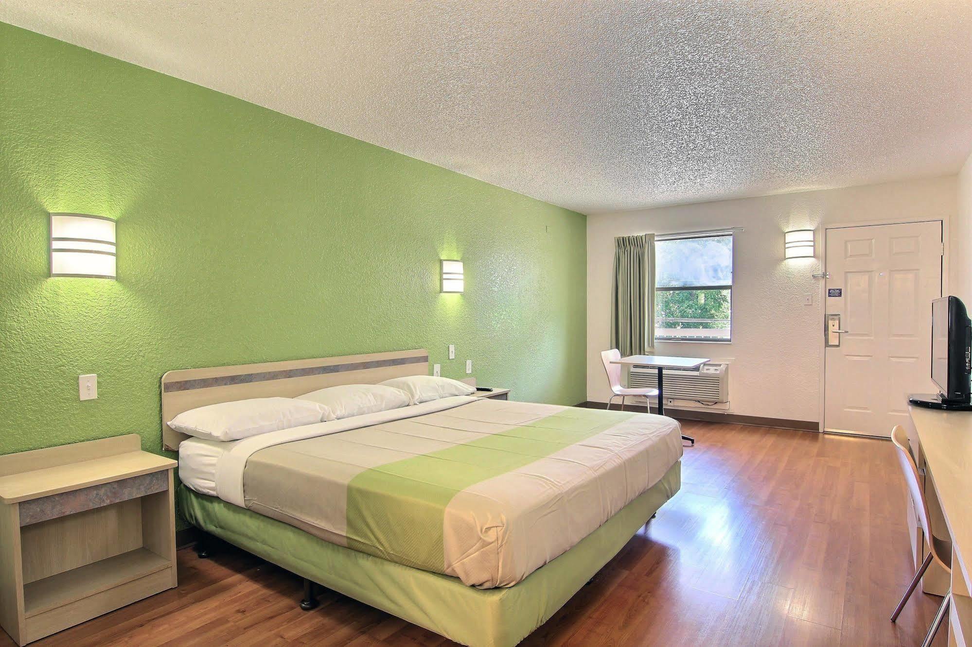 Motel 6 Austin, Tx - Central Downtown Ut Eksteriør bilde